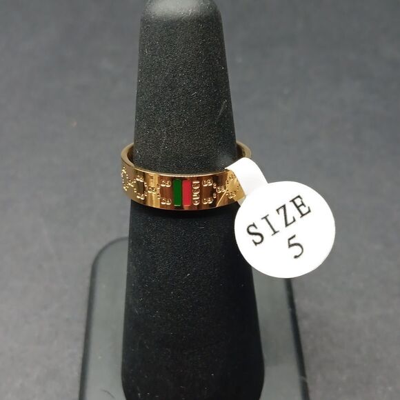Elegant Love Ring Size 5 Gold Ring with Green and Red Accents - Picture 1 of 3